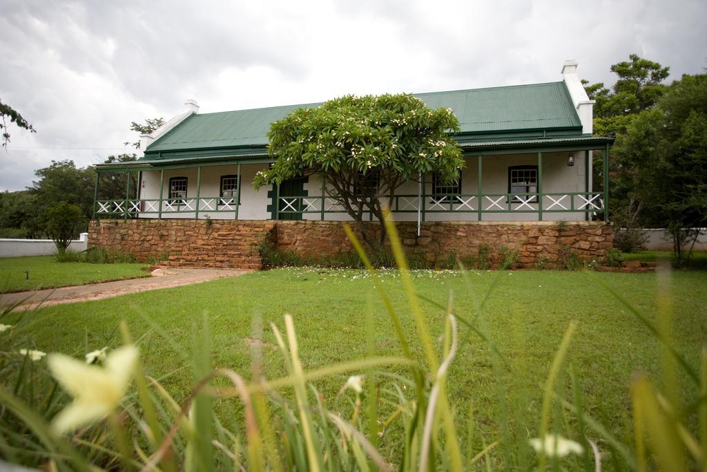 Kedar Heritage Lodge, Conference Centre & Spa Phokeng ภายนอก รูปภาพ
