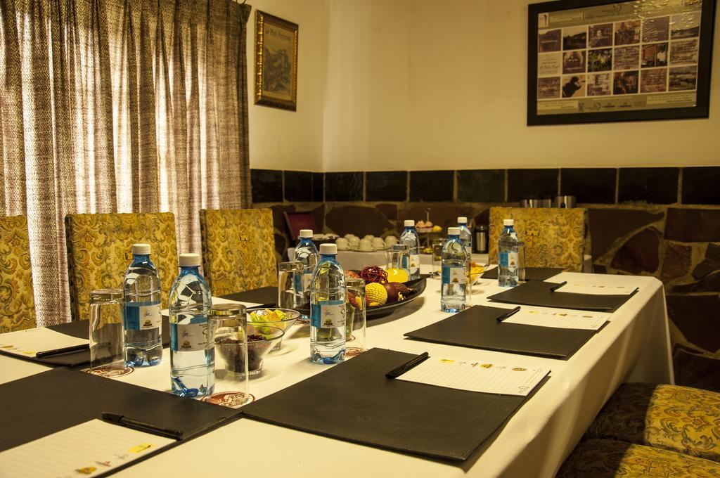 Kedar Heritage Lodge, Conference Centre & Spa Phokeng ภายนอก รูปภาพ