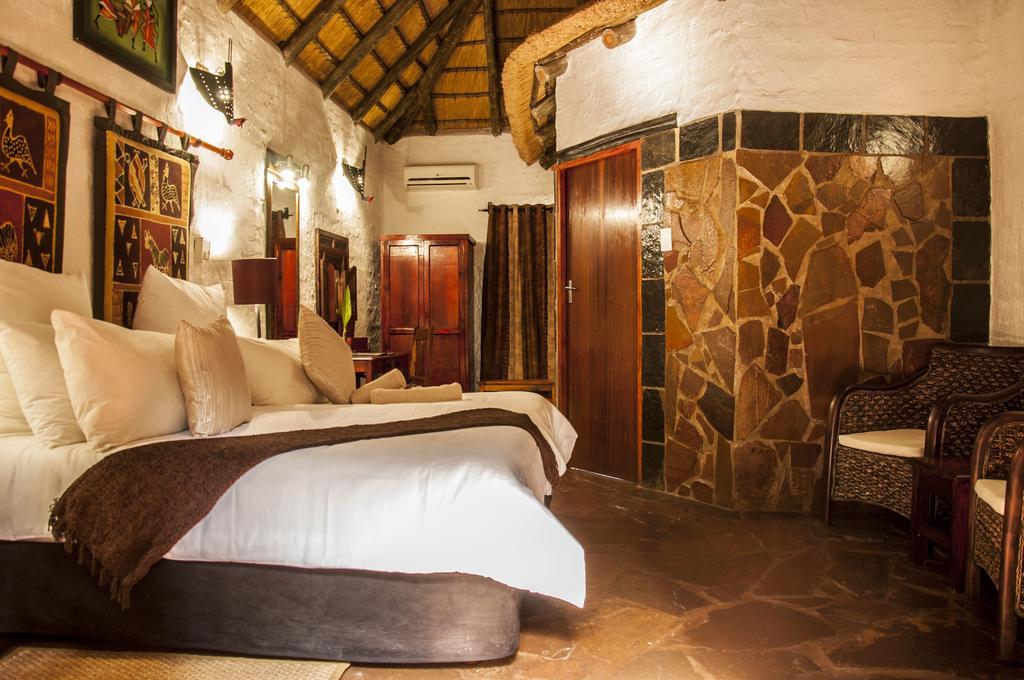 Kedar Heritage Lodge, Conference Centre & Spa Phokeng ภายนอก รูปภาพ
