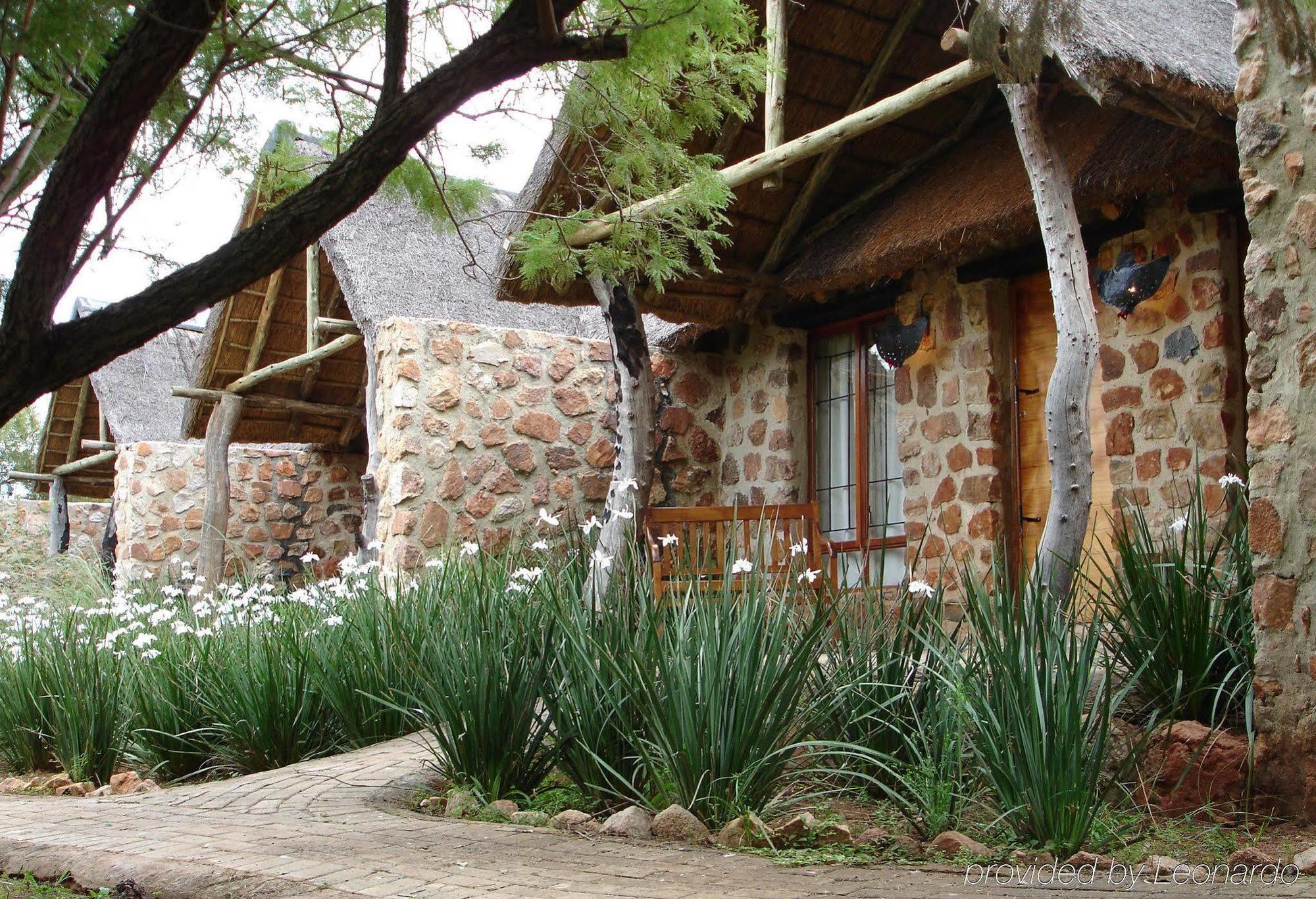 Kedar Heritage Lodge, Conference Centre & Spa Phokeng ภายนอก รูปภาพ
